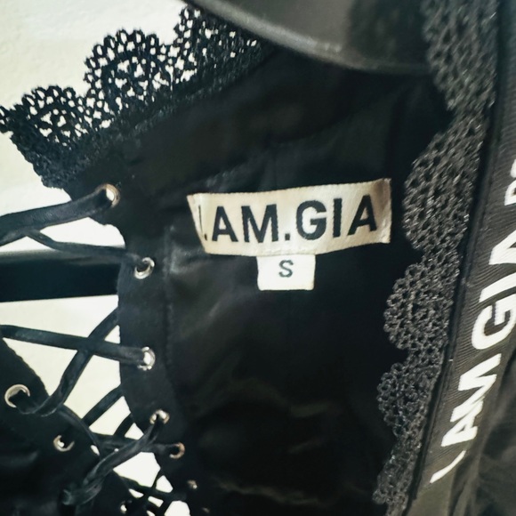 I am Gia Croset top - Picture 4 of 7